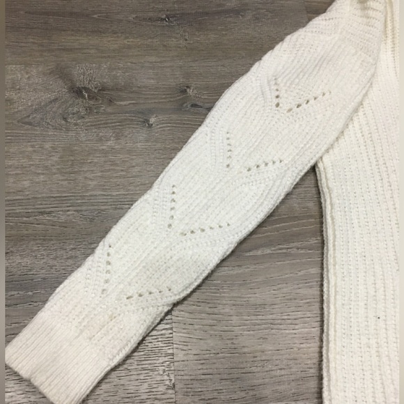 Abound. Oversized boyfriend cardigan. Knit. Cream. V-neck. Small. - Picture 8 of 9